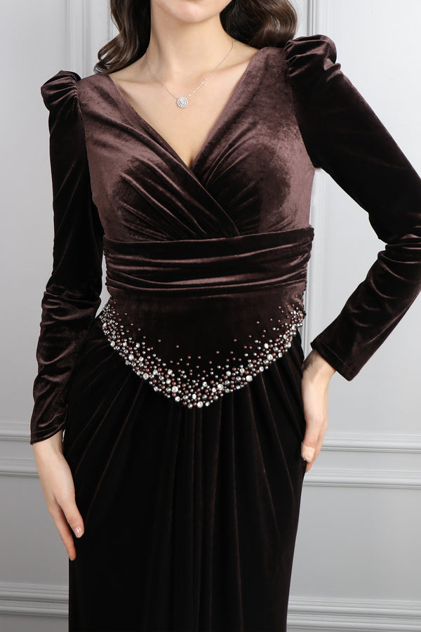 V Yaka Beli Taş İşlemeli Kadife Abiye Kahve