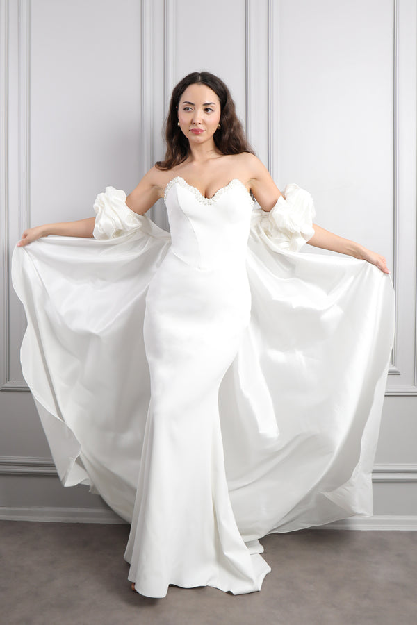 Straplez İnci İşlemeli Pelerin Detaylı Abiye Krem