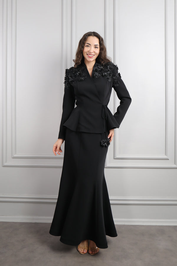 Omuzu Çiçek Detaylı Beli Kuşaklı Etek Takım Siyah