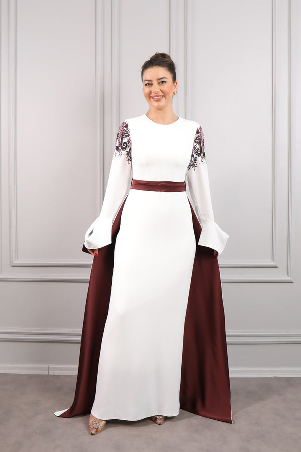 Beyaz Oval Yaka Omuzu İşlemeli Kolları Manşetli Tesettür Abiye