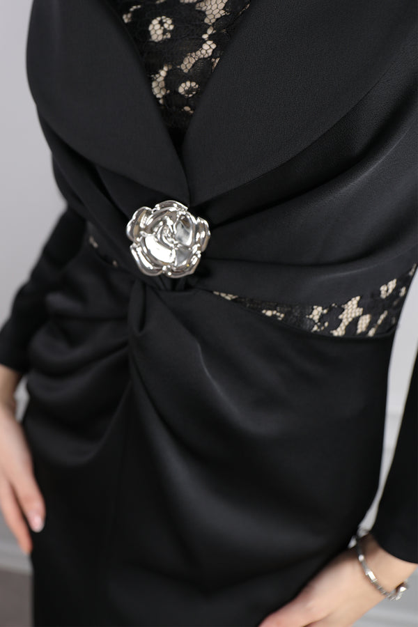 Beli Düğüm Detaylı Dantelli Midi Boy Saten Elbise Siyah