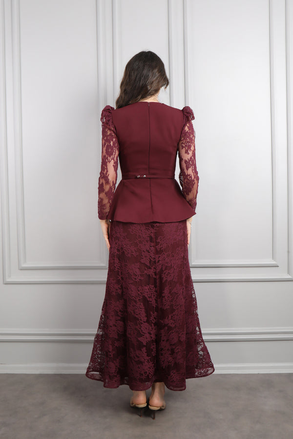 Kare Yaka Beli Kemerli Dantelli Elbise Vişne