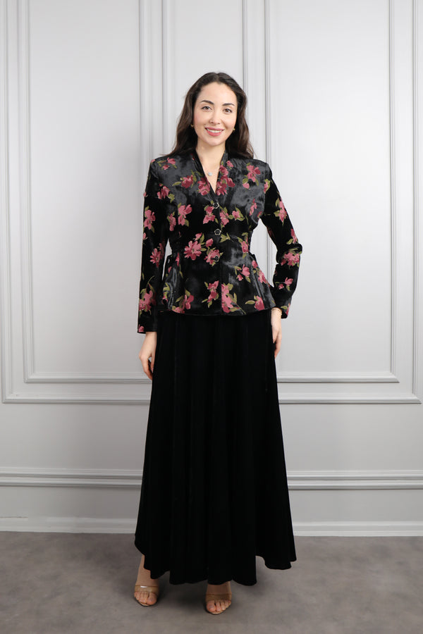 Önü Düğmeli Yandan Bağlamalı Çiçek Desenli Kadife Etek Takım Siyah