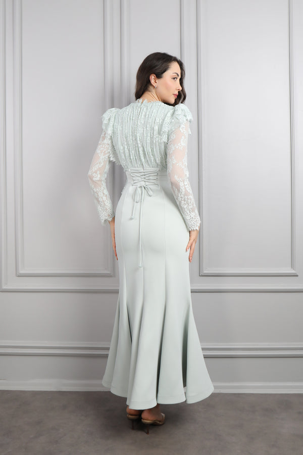 Üstü Dantelli Boncuk İşlemeli Elbise Mint