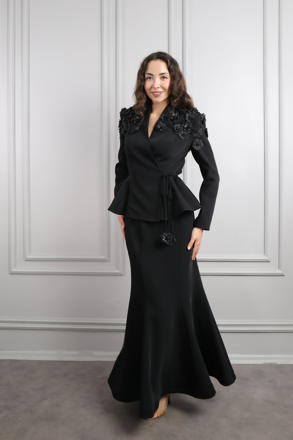 Omuzu Çiçek Detaylı Beli Kuşaklı Etek Takım Siyah