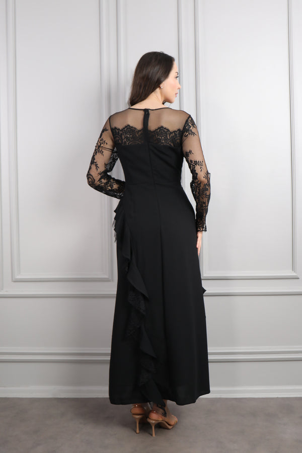 Kolları Transparan Dantel Detaylı ve Volanlı Büyük Beden Elbise Siyah