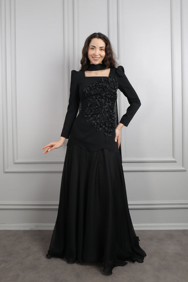 Kare Yaka Boncuk İşlemeli Fular Detaylı Şifon Etek Takım Siyah