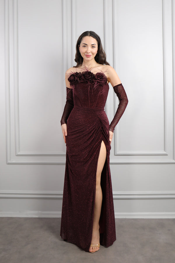 Straplez Yakası Çiçek Detaylı Kolları Hareketli Parlak Kumaş Abiye Mürdüm