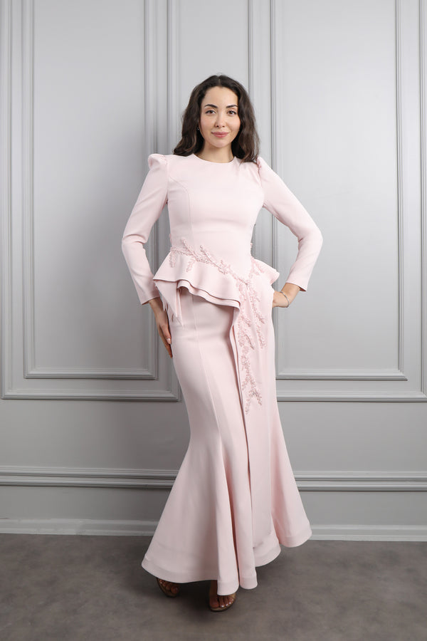 Oval Yaka Boncuk İşlemeli Pelerin Detaylı Etek Takım Pudra