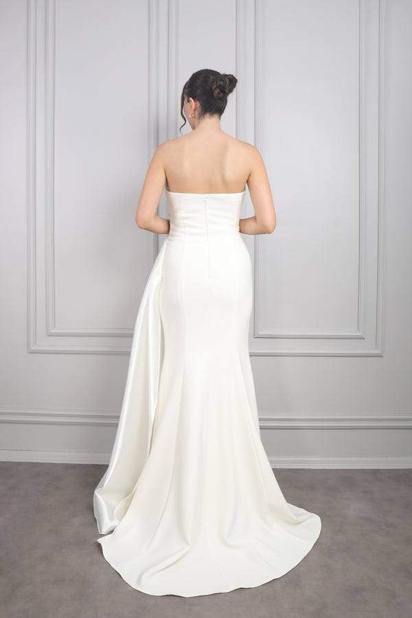 Drapeli Boncuk İşlemeli Kuyruklu Büyük Beden Abiye Kemik