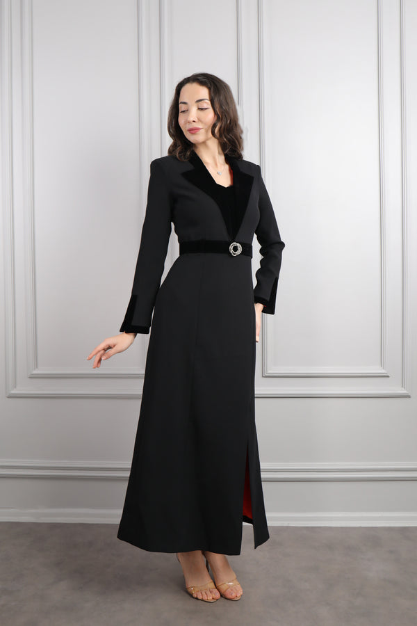 Beli Kemerli Kadife Detaylı Yırtmaçlı Elbise Siyah