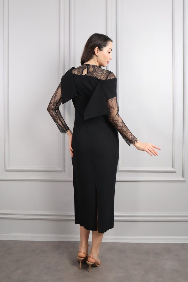 Kayık Yaka Transparan Detaylı Drapeli Midi Boy Elbise Siyah