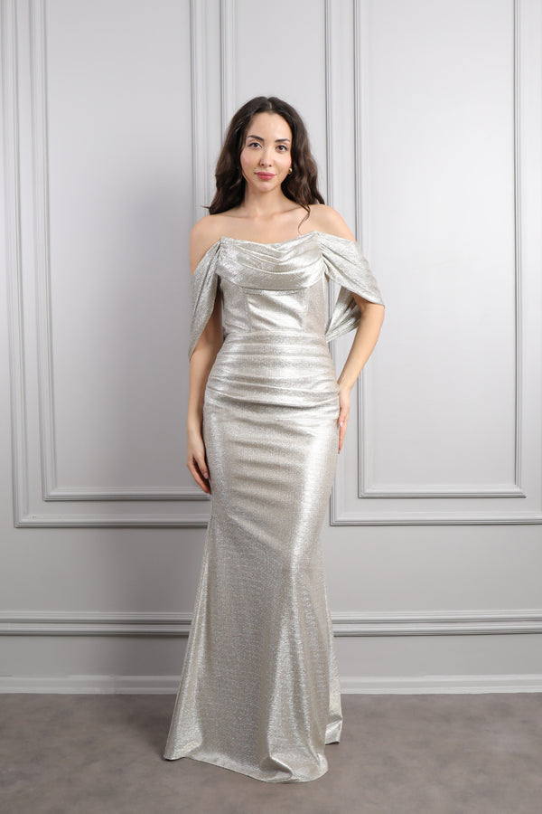 Kayık Yaka Drapeli Sırtı Degaje Detaylı Parlak Kumaş Abiye Bej