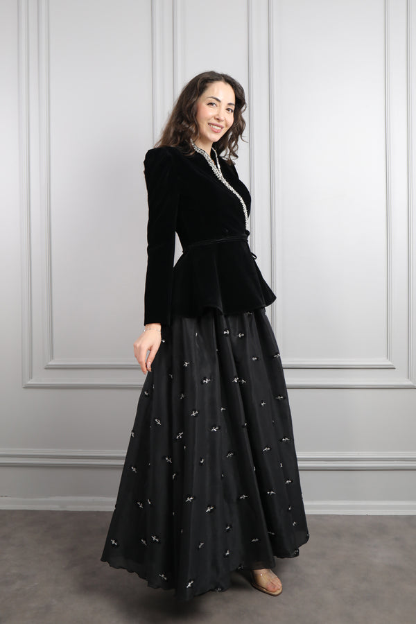 Ceketi Bağlamalı Taş İşlemeli Kadife Etek Takım Siyah