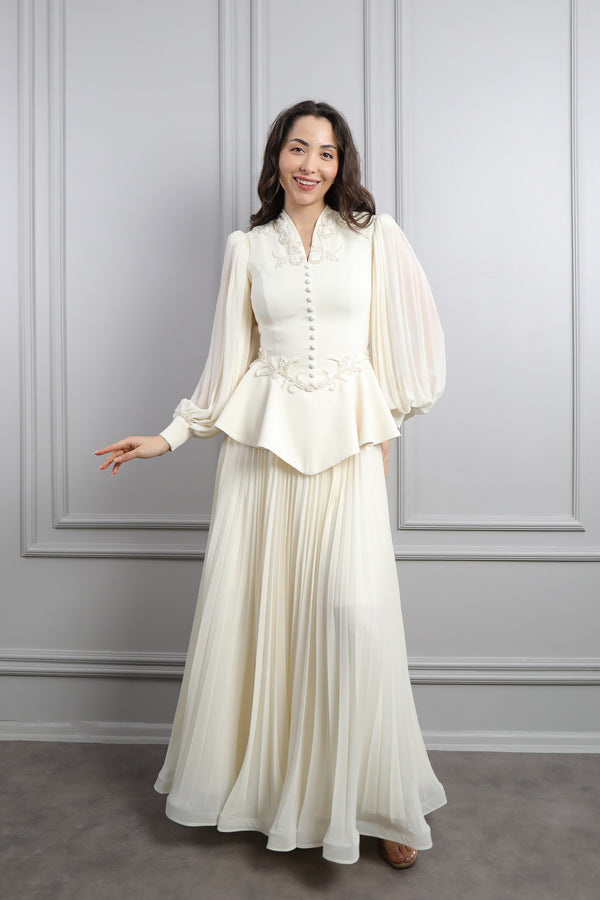 Önü Düğmeli Boncuk İşlemeli Pileli Etek Takım Ekru