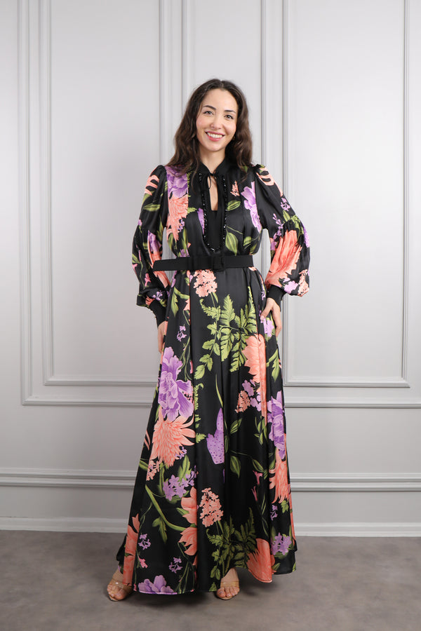 Yakası Bağlamalı Boncuk İşlemeli Desenli Büyük Beden Elbise Siyah-Pudra