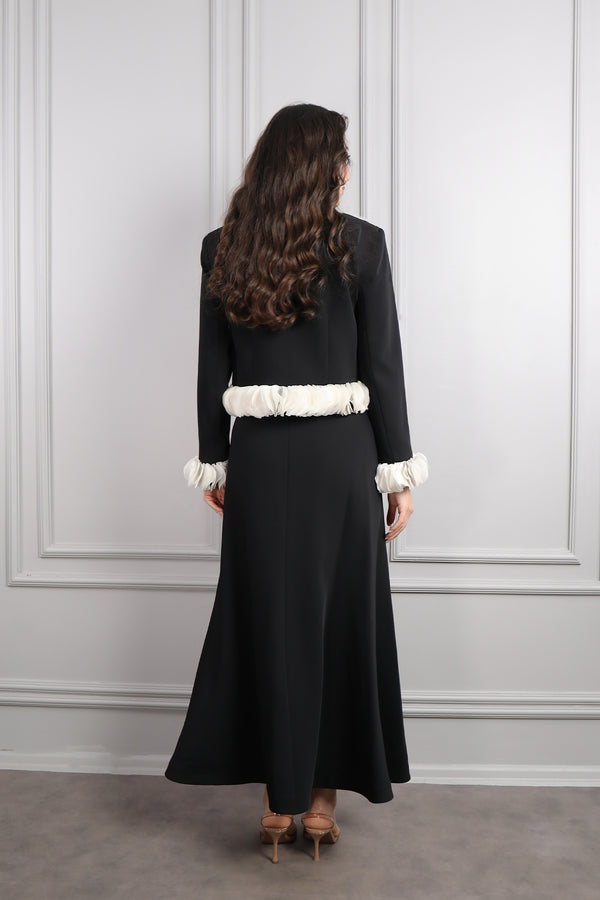 Yakası Fiyonk Detaylı Önü Düğmeli Etek Takım Siyah