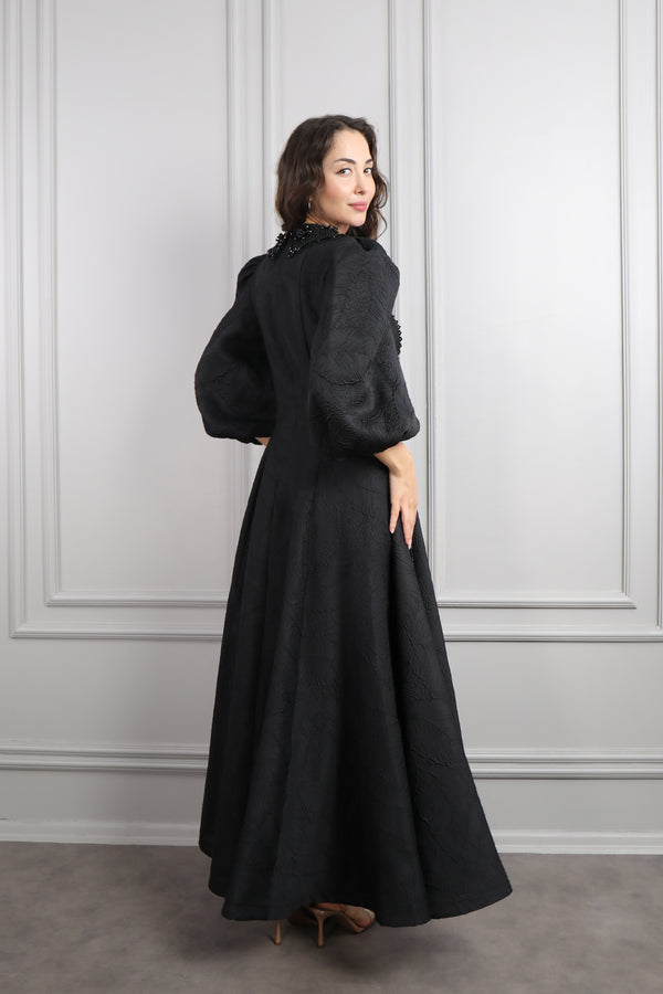 Yakası Boncuk İşlemeli Balon Kol Elbise Siyah