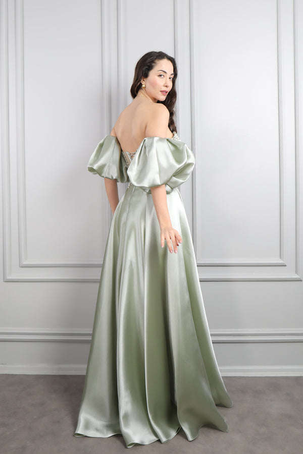 Straplez Taş Detaylı Kolları Hareketli Saten Abiye Çağla Yeşili