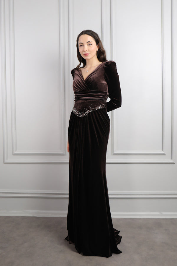 V Yaka Beli Taş İşlemeli Kadife Abiye Kahve