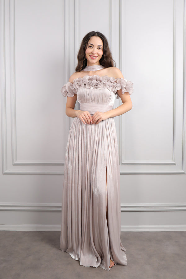 Kayık Yaka Volanlı Fular Detaylı Şifon Abiye Vizon