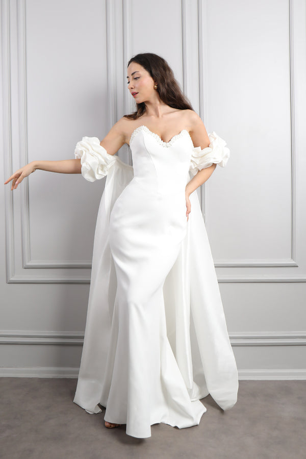 Straplez İnci İşlemeli Pelerin Detaylı Abiye Krem