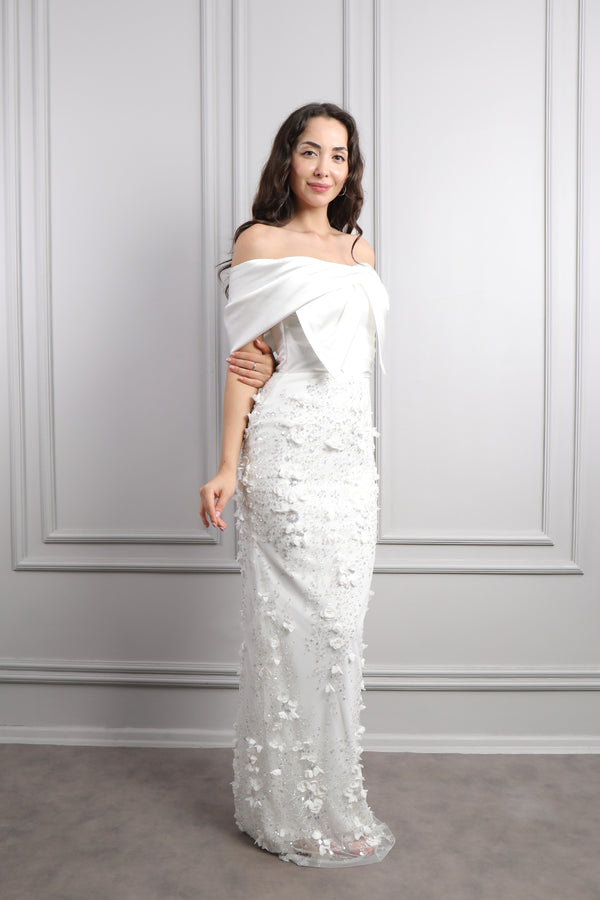 Kayık Yaka Önü Fiyonk Görünümlü Çiçek Detaylı Abiye Kemik