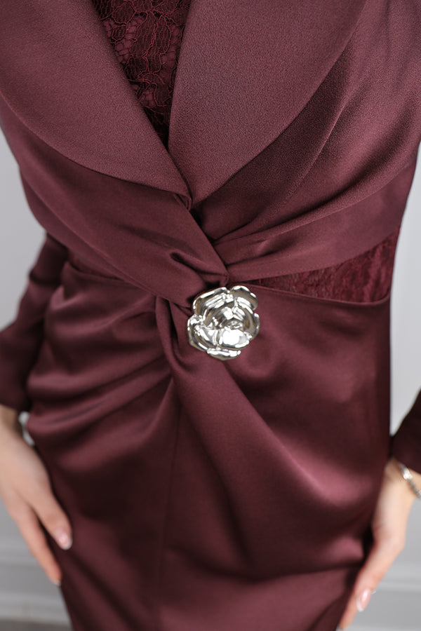 Beli Düğüm Detaylı Dantelli Midi Boy Saten Elbise Bordo