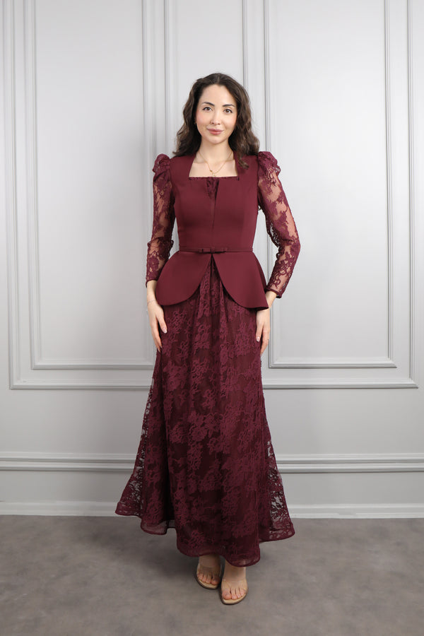 Kare Yaka Beli Kemerli Dantelli Elbise Vişne