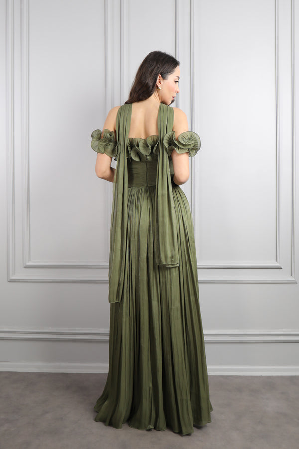 Kayık Yaka Volanlı Fular Detaylı Şifon Abiye Haki