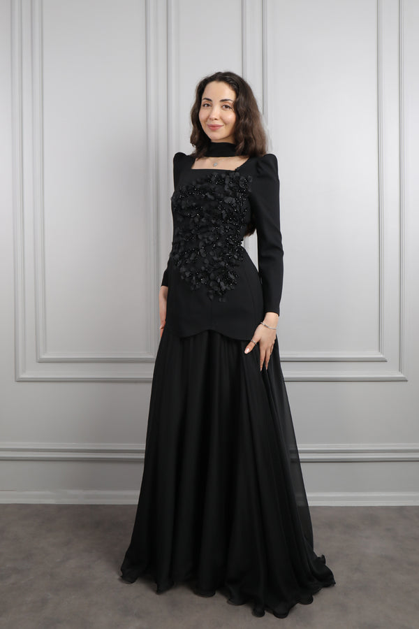 Kare Yaka Boncuk İşlemeli Fular Detaylı Şifon Etek Takım Siyah