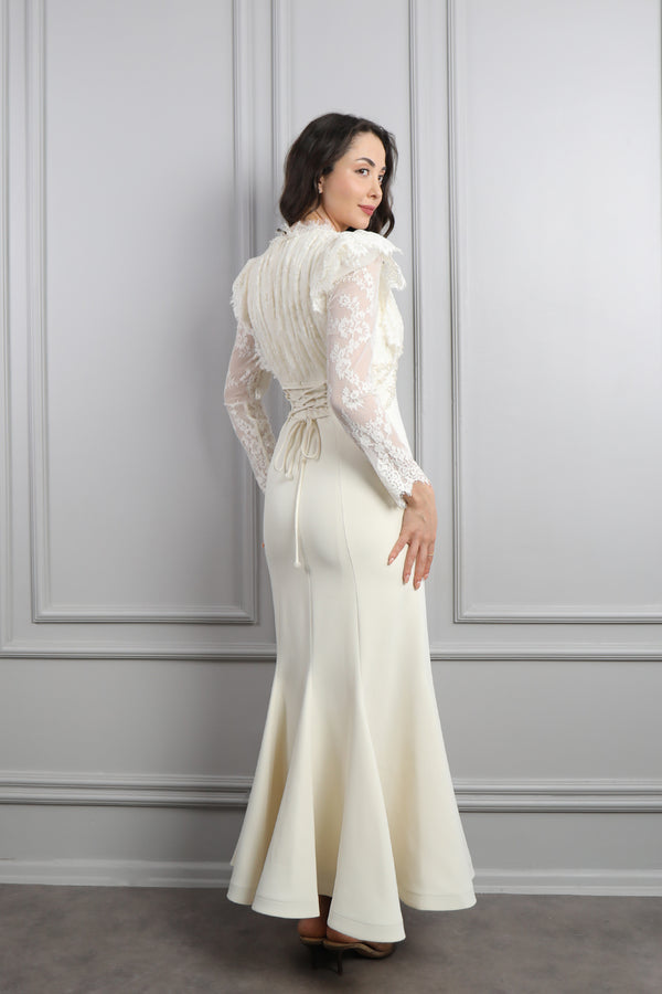 Üstü Dantelli Boncuk İşlemeli Elbise Ekru