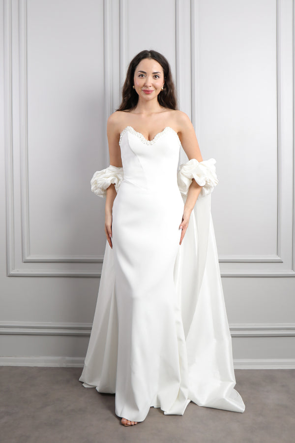 Straplez İnci İşlemeli Pelerin Detaylı Abiye Krem