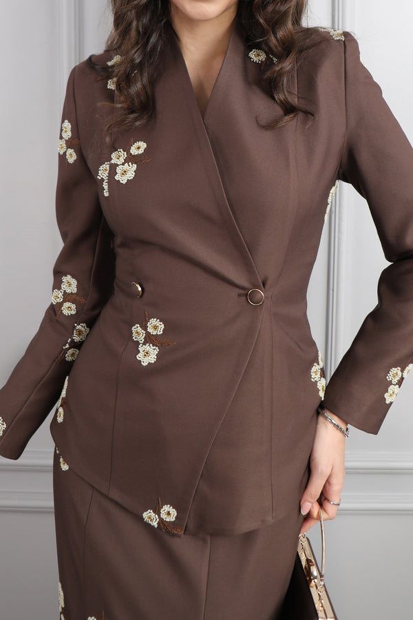 Boncuk İşlemeli Çanta Aksesuar Detaylı Etek Takım Kahve