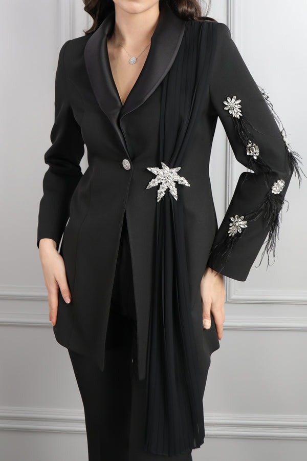 Ceketi Taş Detaylı Tüylü Pelerinli Büyük Beden Pantolon Takım Siyah