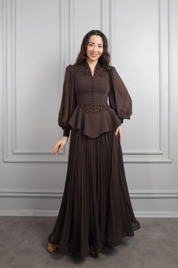 Önü Düğmeli Boncuk İşlemeli Pileli Etek Takım Kahve