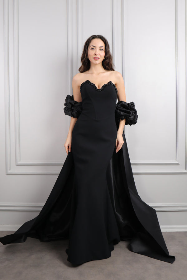 Straplez İnci İşlemeli Pelerin Detaylı Abiye Siyah