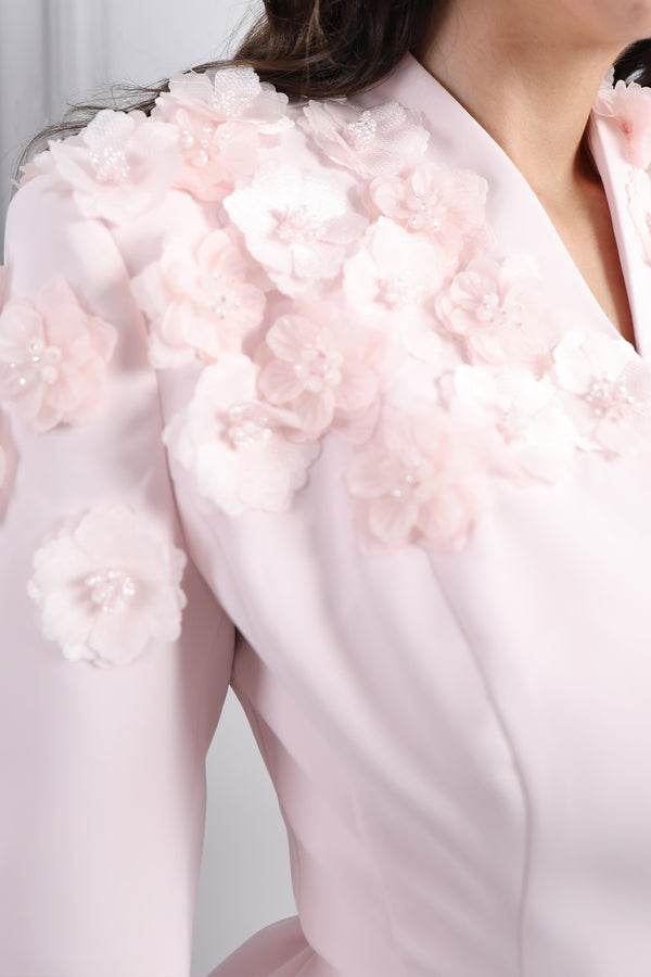 Omuzu Çiçek Detaylı Beli Kuşaklı Etek Takım Pudra