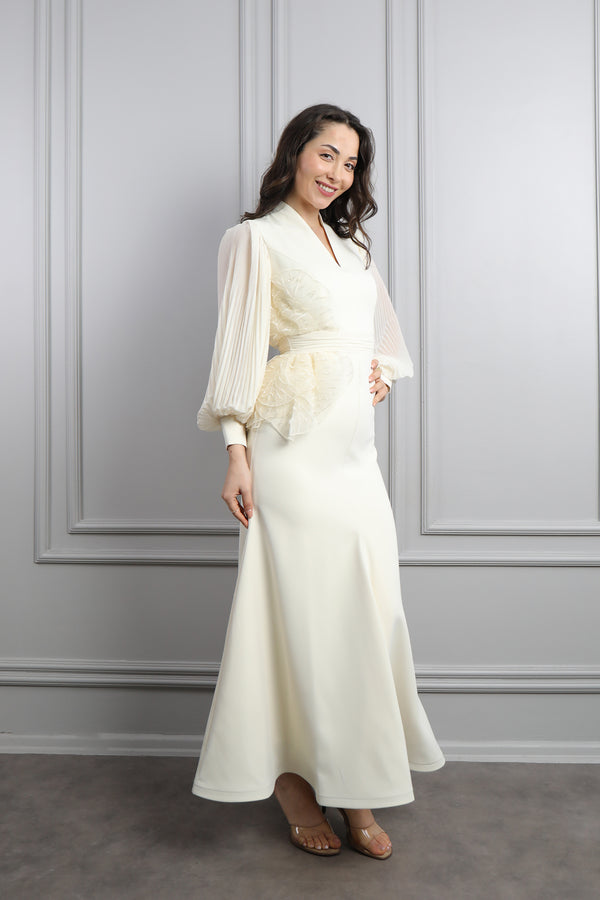 V Yaka Beli Çiçek Detaylı Şifon Kol Elbise Ekru