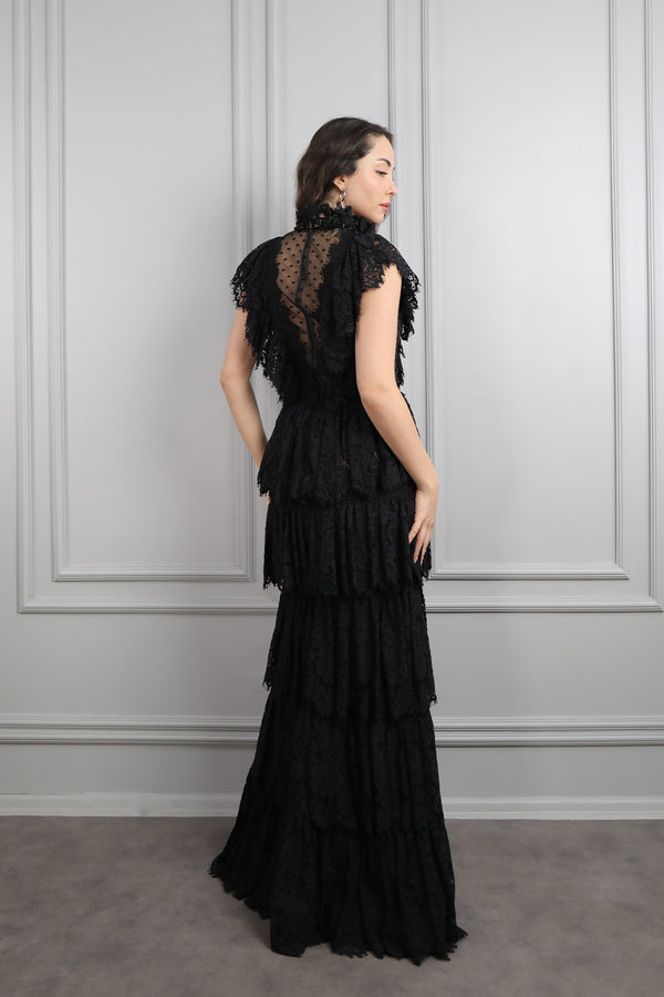 Hakim Yaka Transparan Detaylı Fırfırlı Dantelli Büyük Beden Abiye Siyah