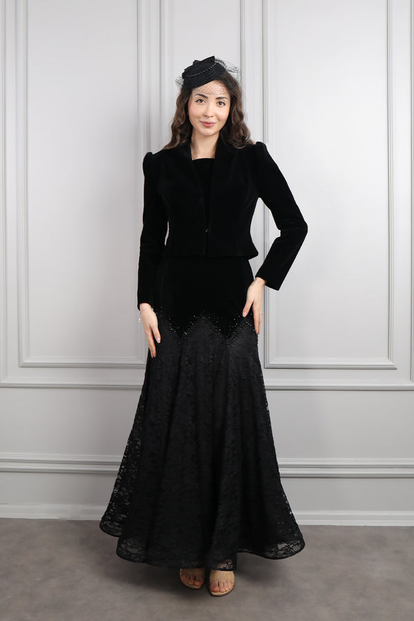 Kare Yaka Boncuk İşlemeli Dantelli Saç Aksesuar Detaylı Kadife Elbise Takım Siyah