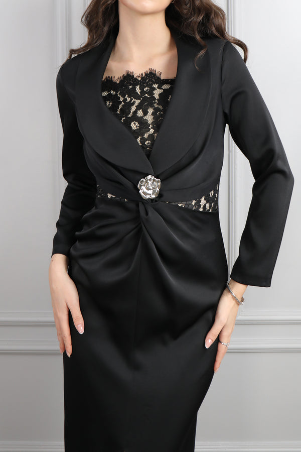 Beli Düğüm Detaylı Dantelli Midi Boy Saten Elbise Siyah