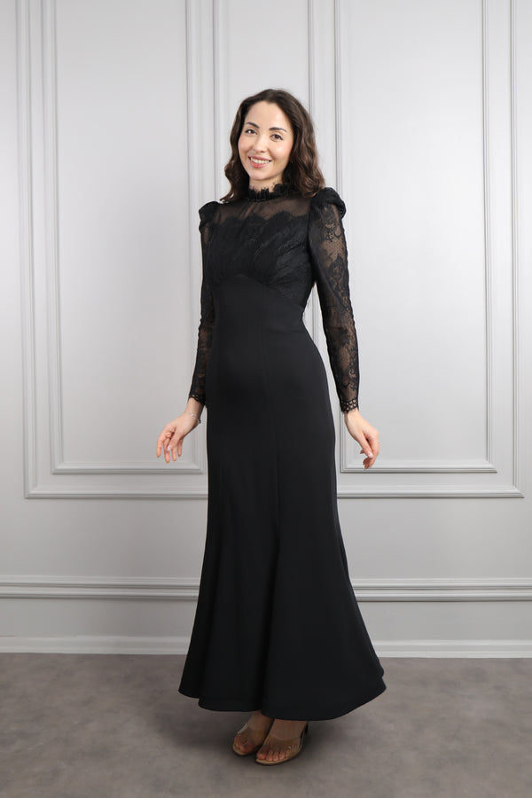 Hakim Yaka Transparan Detaylı Dantelli Elbise Siyah
