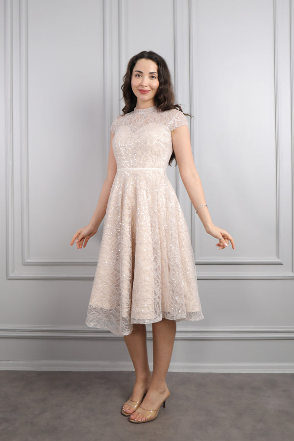 Hakim Yaka Üstü Transparan Simli Kısa Abiye Bej