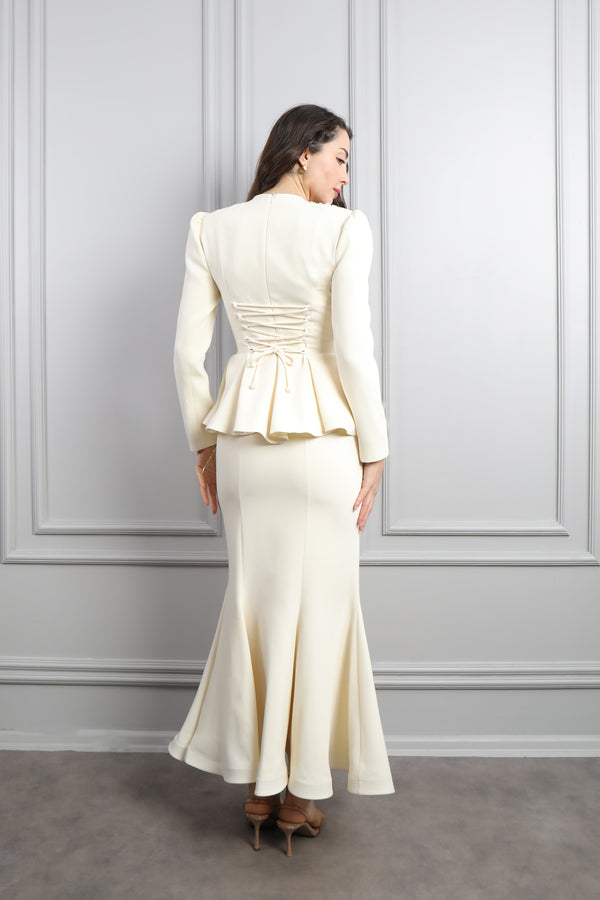 Yakası Çiçek Detaylı Önü Düğmeli Etek Takım Ekru