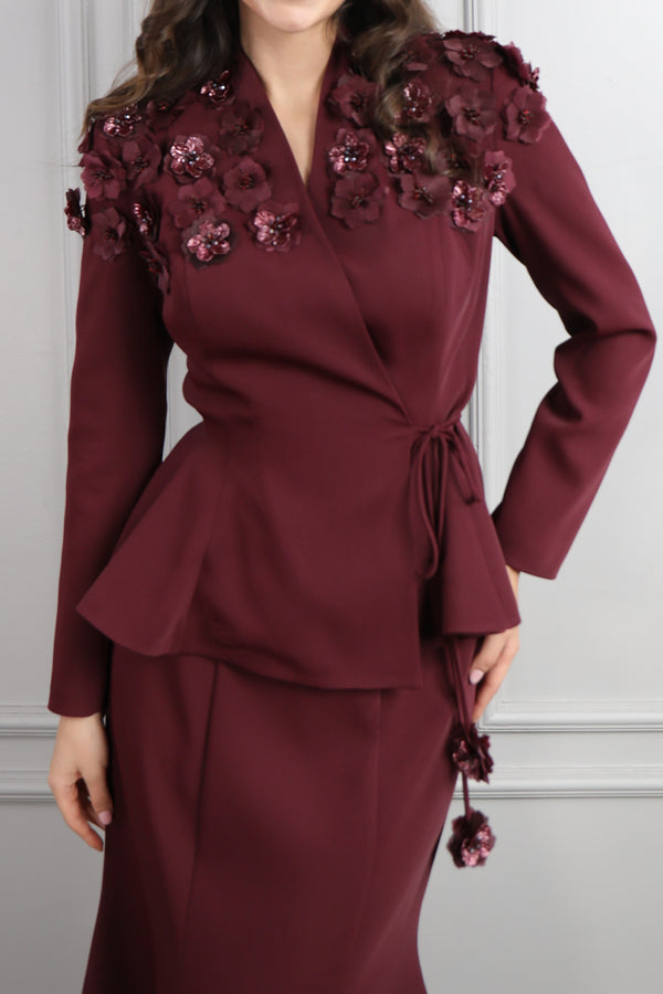 Omuzu Çiçek Detaylı Beli Kuşaklı Etek Takım Bordo