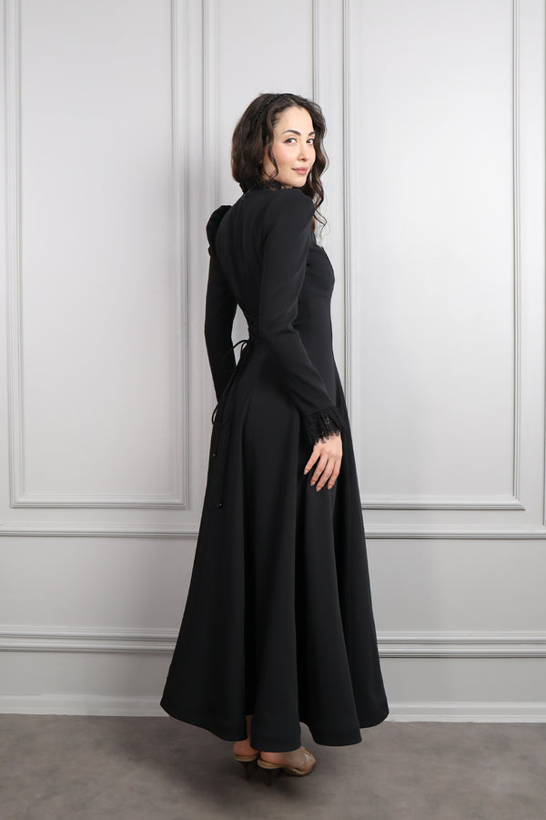 Hakim Yaka Dantelli Saç Aksesuar Detay Elbise Siyah