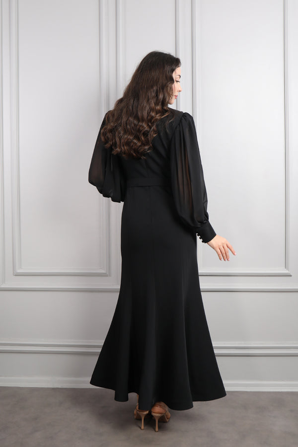 Asimetrik Yaka Beli Kemerli Taş Detaylı Elbise Siyah