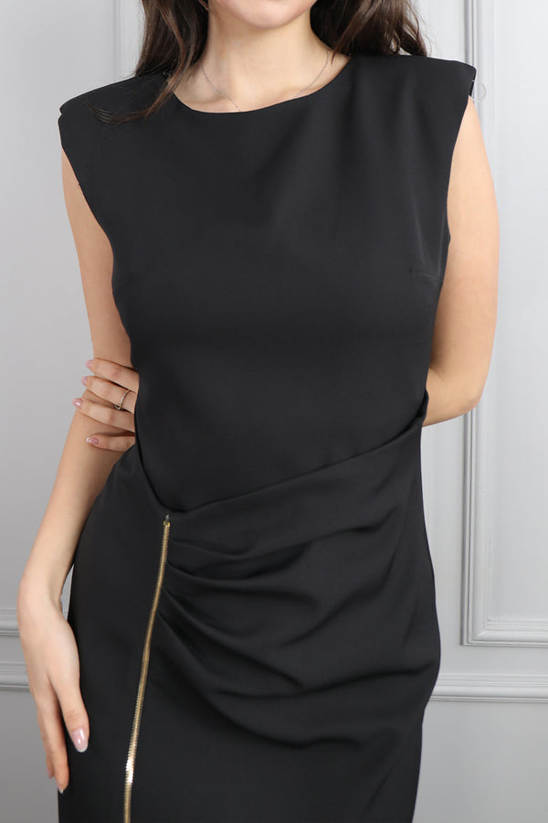 Omuzu Vatkalı Yırtmacı Fermuar Detaylı Elbise Siyah
