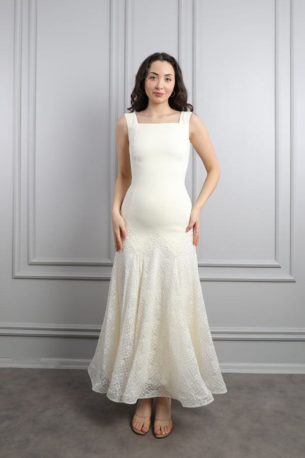 Kare Yaka Eteği Dantelli Elbise Takım Ekru